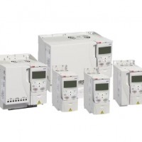 ABB  低壓交流傳動變頻器   1-phase supply voltage 200 - 240 V units  ACS320-01U-02A4-2